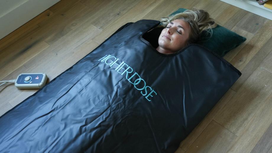 HigherDOSE Infrared Sauna Blanket Review (2025): Sauna Session Anywhere, Anytime Cover Image